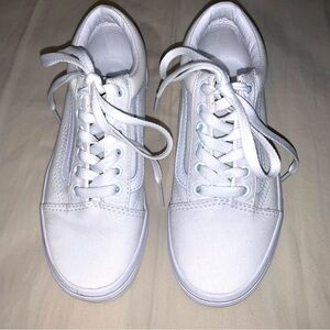 Vans Kids Sneakers - Classic White Size 2 Big Kids EUC